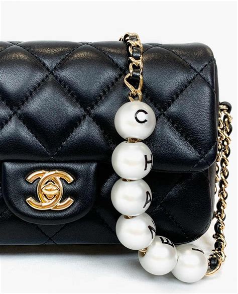 chanel pearl chain handbag